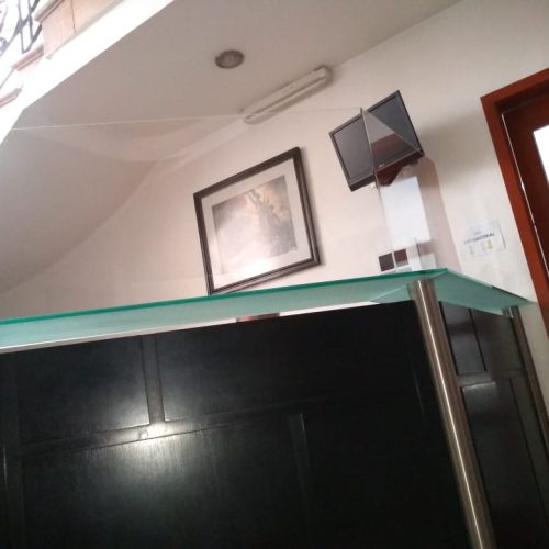 Mampara-acrilico-en-V