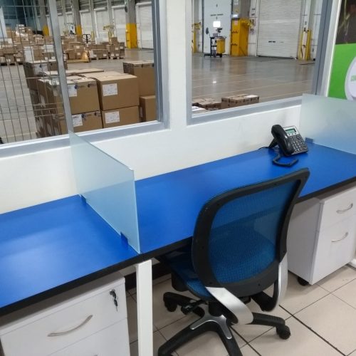 Mampara-lateral-vidrio-esmerilado